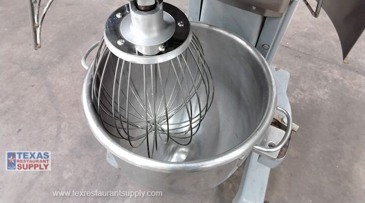 Hobart D340 40 Quart Bakery Dough Mixer with Bowl and 1 Attachment