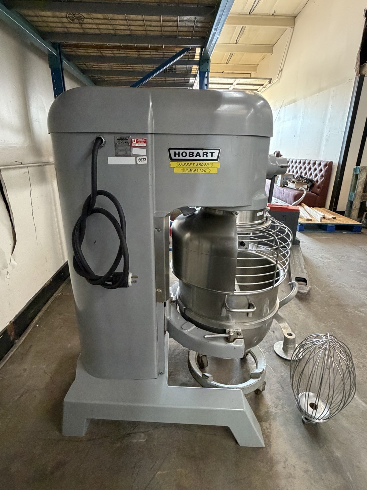 Hobart H600T, 60qt Mixer w/ Attachments & Stainless Steel Bowl 3PH