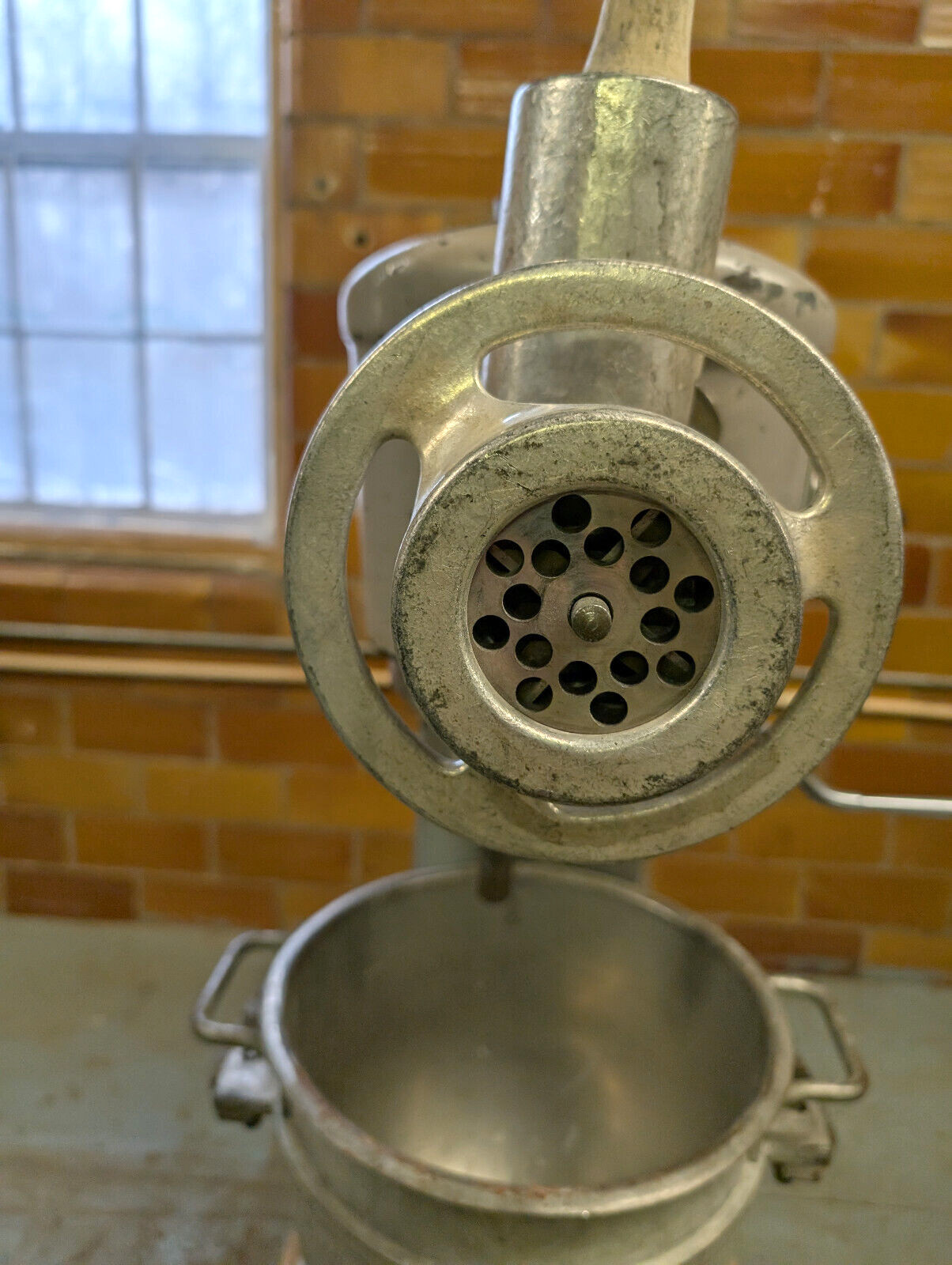 Hobart D-300 Mixer w/ 3 Bowls Hook 2 Whips 2 Paddles Pelican Head & Meat Grinder