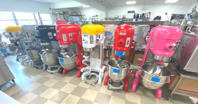 Mixers/ Hobart H-600 / 60 Qt Mixer / 1 HP Motor w/ Attachments/ 208V-3PH, Pink