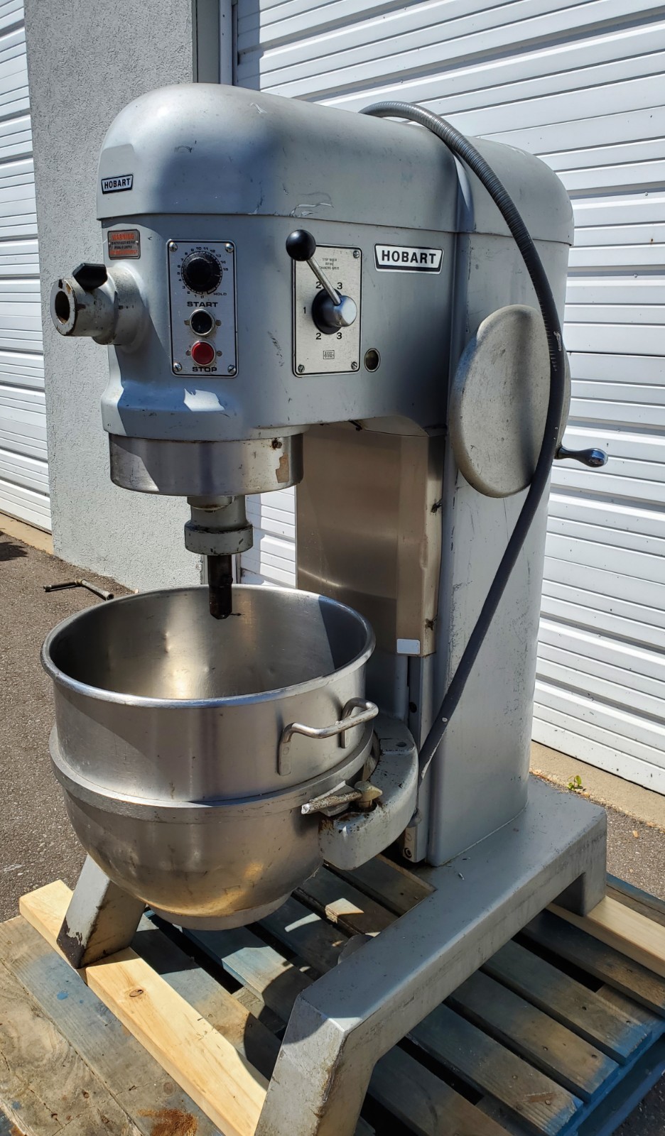 HOBART H-600T 60QT Mixer + 60 QT Bowl Hook Whisk Paddle + 30 QT reducer + tools