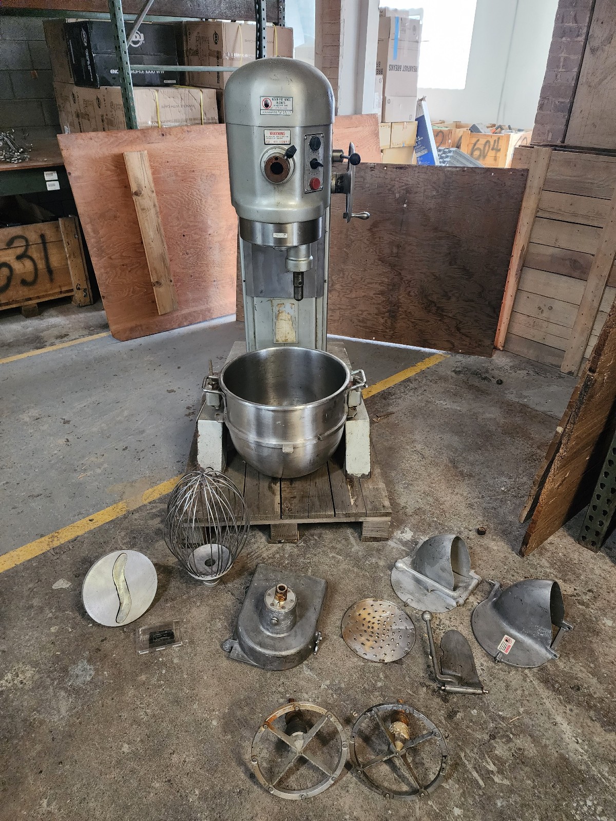 HOBART H600T Dough Mixer 3ph, 1HP w/ Accessories