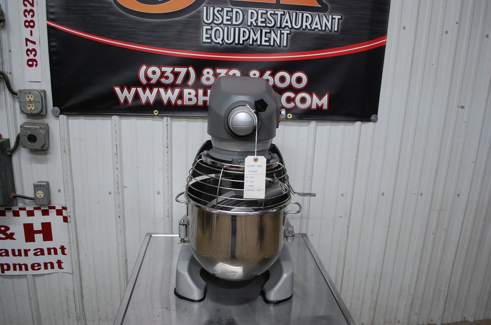 Hobart Legacy HL200 20 Qt Mixer w/ Stainless Bowl Guard, Flat Beater 2022 Model