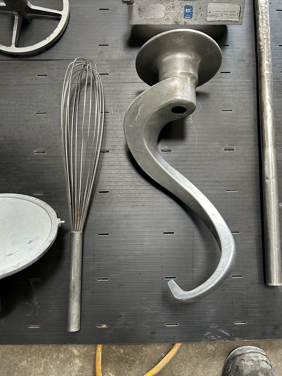 Hobart P660 60 QT Dough Bakery Pizza Mixer Three Phase w/ Standard Accessories