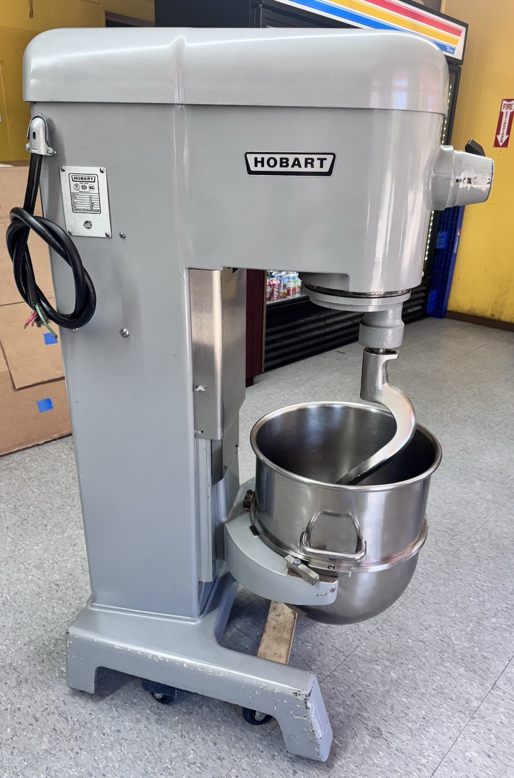 Hobart D340 40 Qt Mixer With 40 Qt SS Bowl & Heavy Duty SS Hook 1.5 HP 3 PH 208V