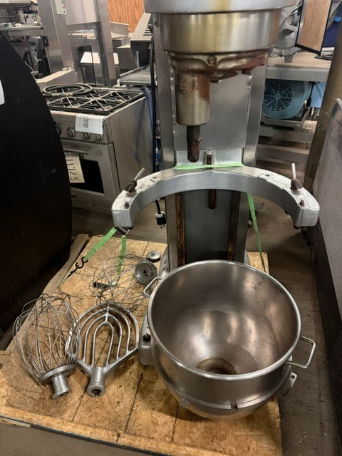 Hobart Mixer w/ S.S. bowl & beater, 230V, 80 quart, 3 phase