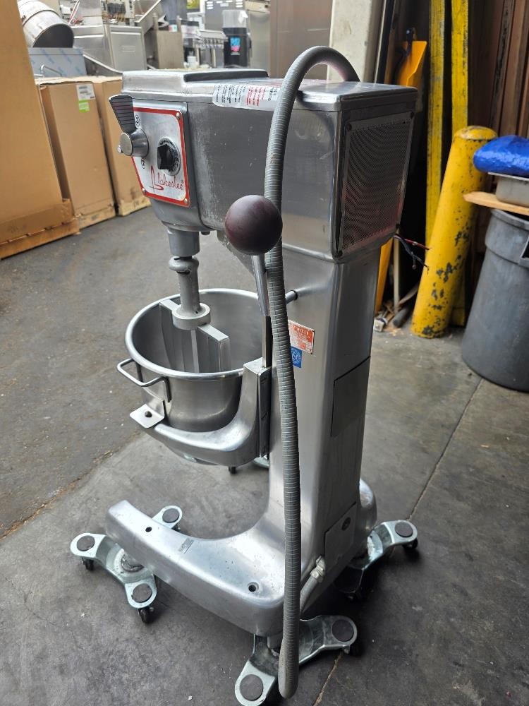 Blakeslee F-30DT 30 Quart Mixer Floor Model w/ Stainless steel Bowl +Flat Beater