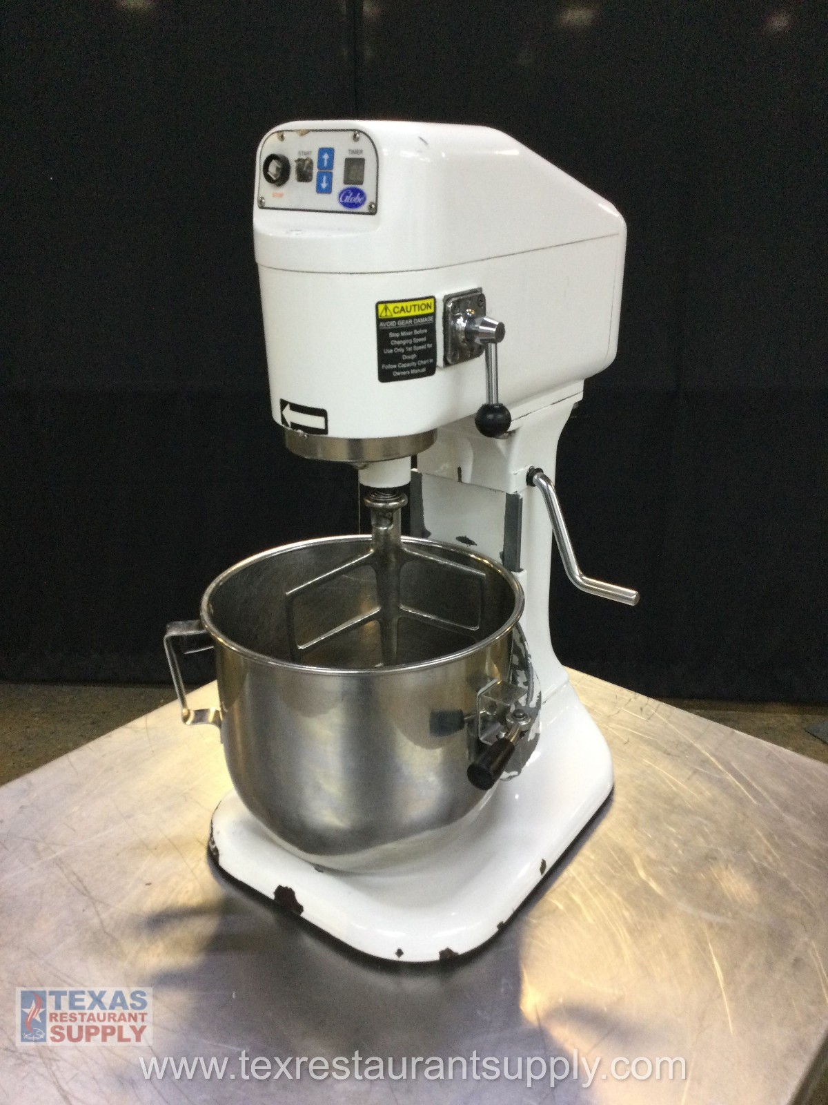 Globe SP8, 8 Qt Countertop Mixer With Bowl 2 Attachment