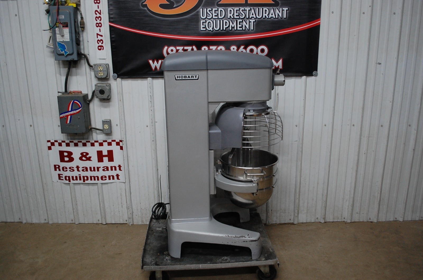 Hobart Legacy HL-300 30 Qt Bakery Dough Mixer w/ Bowl Guard Flat Beater 115 Volt