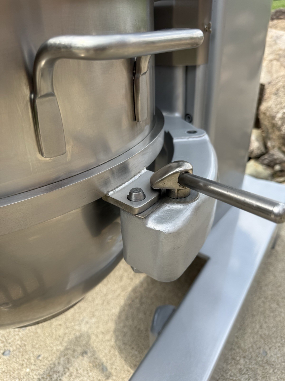 Hobart H-600 60 Qt. Commercial Mixer 200V 3PH w/ Bowl And 3 Attachments