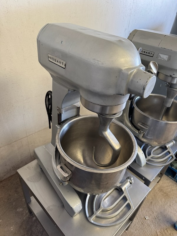 Hobart A200 Mixer 20 Quart, 3 Speed Commercial Mixer