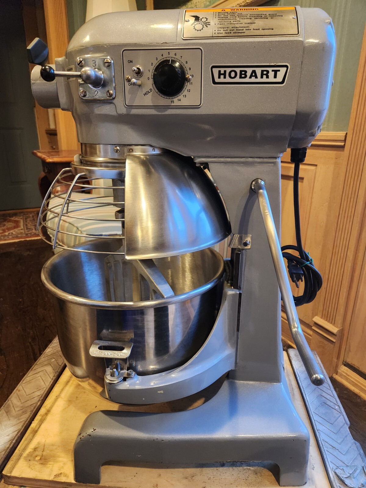 Hobart Classic A-200T, 20 Quart Mixer, Bowl, Beater & Safety Cage – REFURBISHED