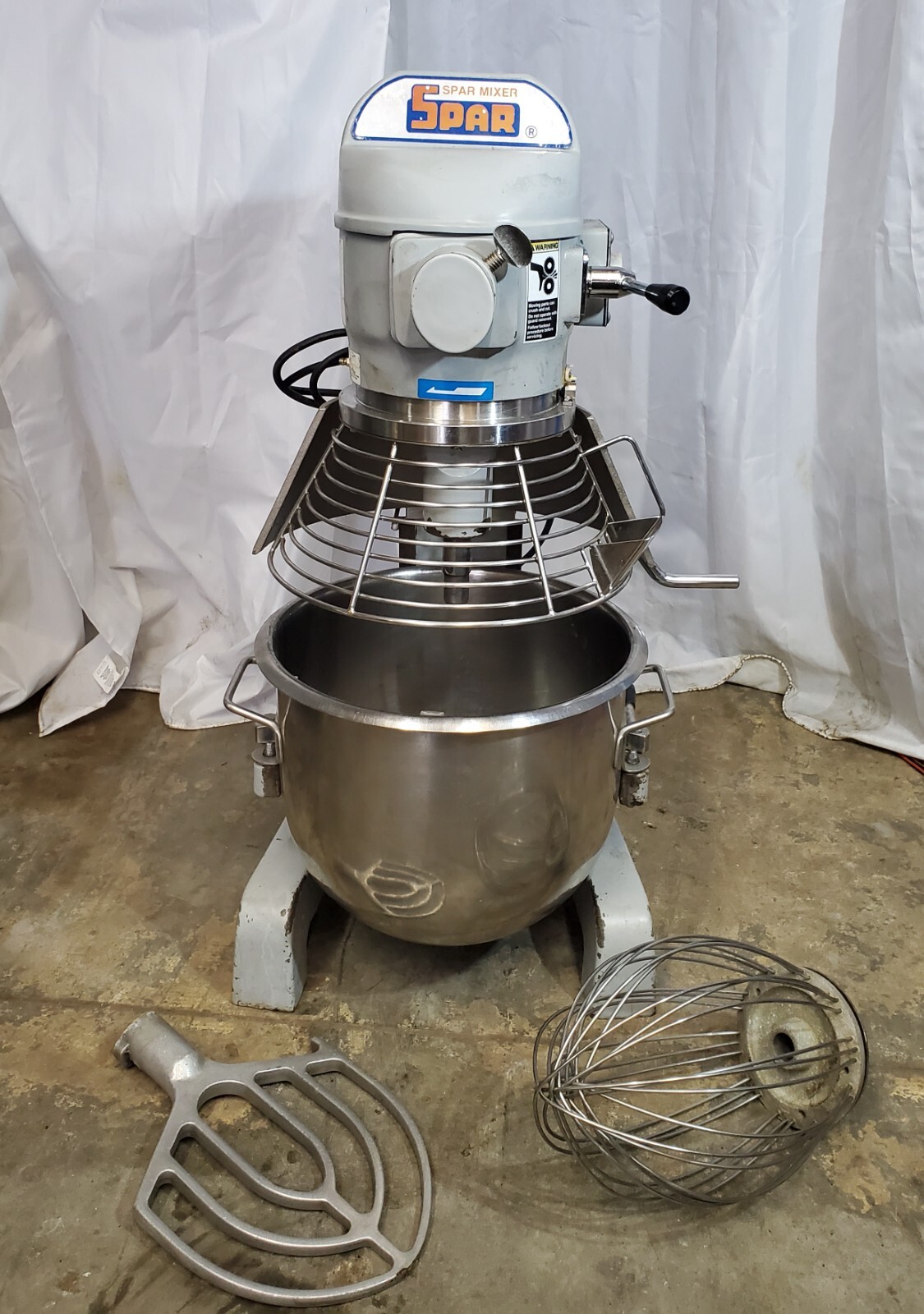 SPAR 200-J planetary MIXER 20 quarts with 2 Attachments hobart VIDEO