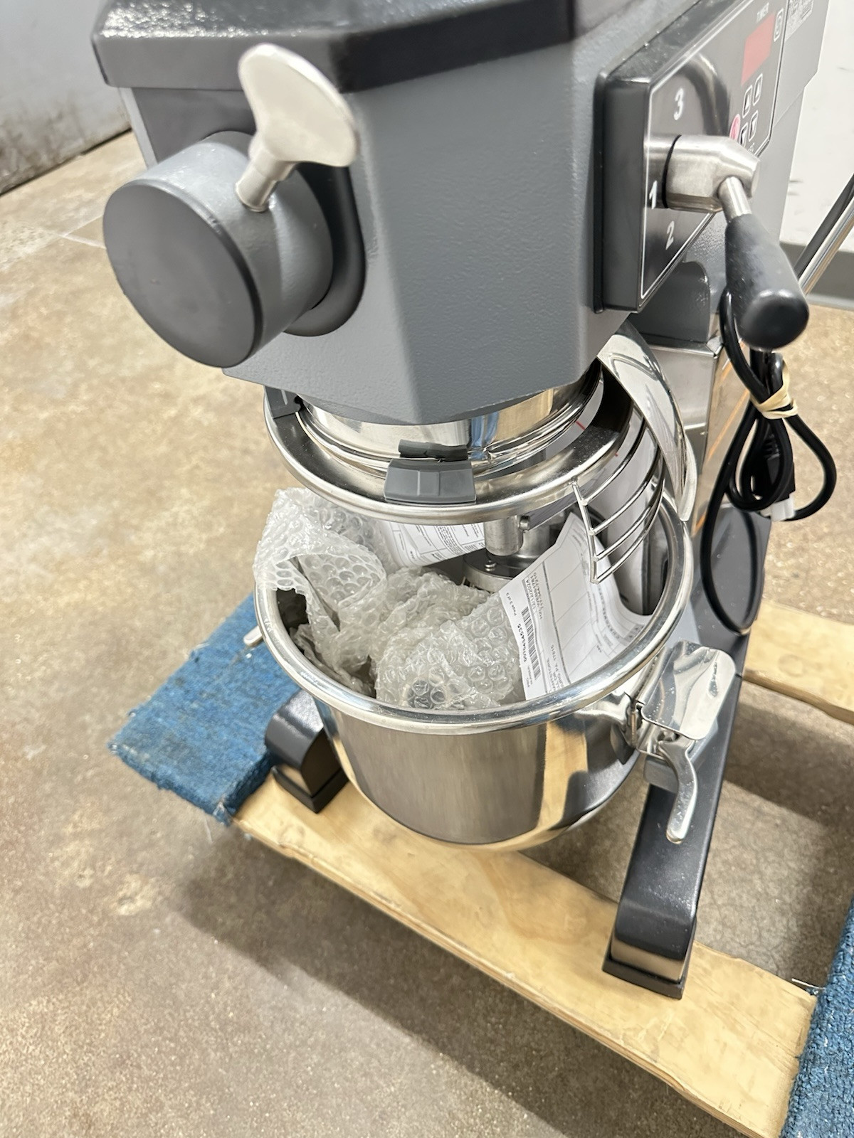 Centerline Hobart 10 Qt. Planetary Stand Mixer with Guard & Standard Accessories