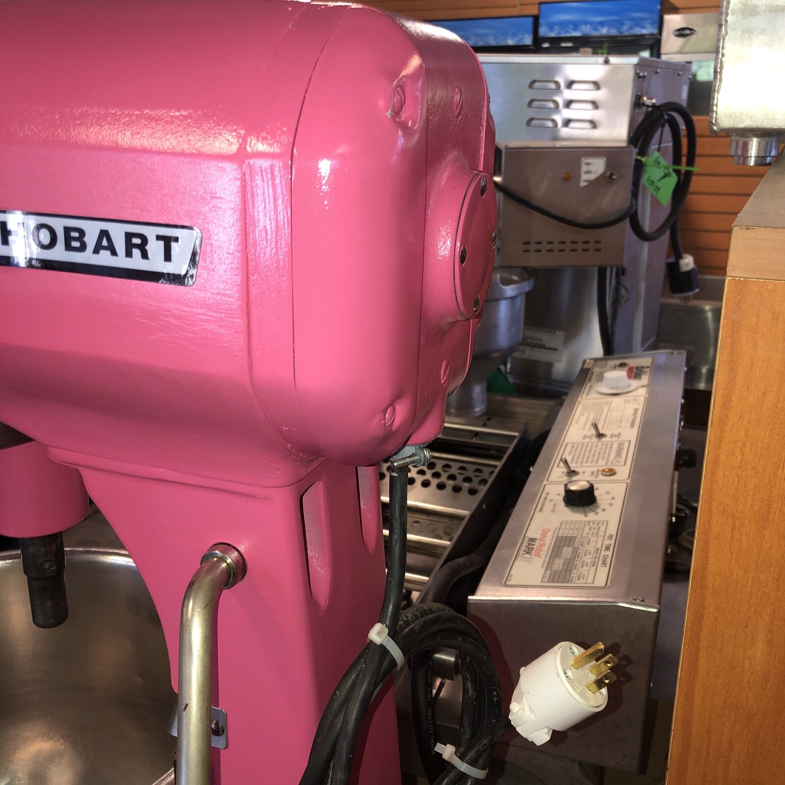 HOBART A 200 20 QT Mixer Includes Bowl & Pattle Hook & Whip 115V