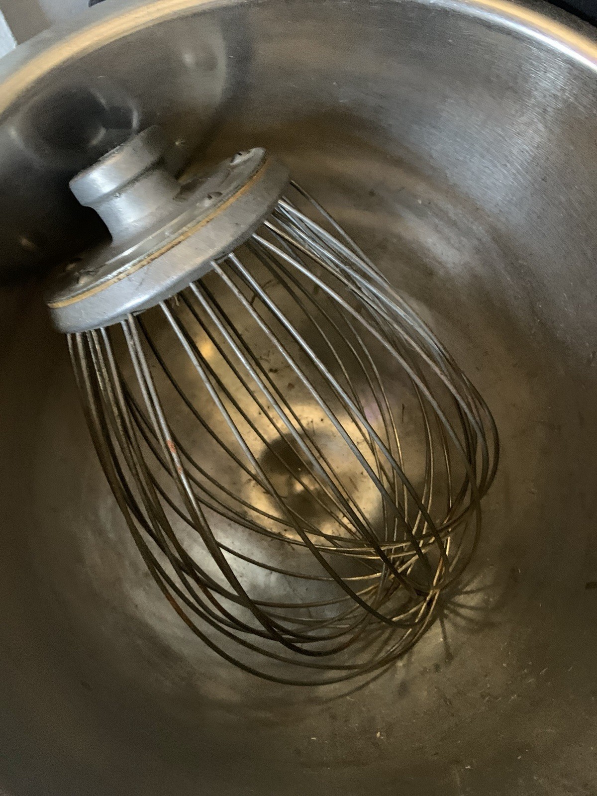 Hobart A200 20 Qt. Countertop Planetary Mixer w/Bowl & Whisk Good Condition.