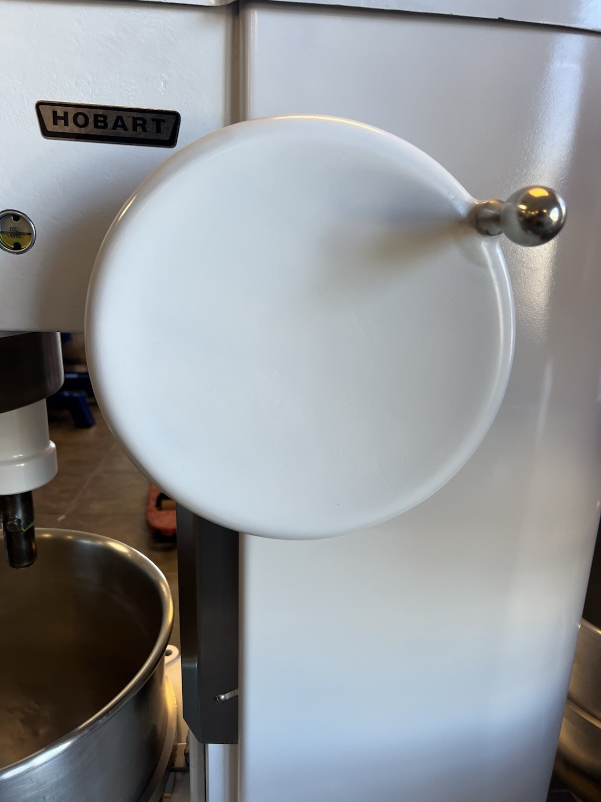 Hobart H-600T 60 Qt Mixer 1.HP – 3Ph – 208v New Stainless Bowl And Dough Hook