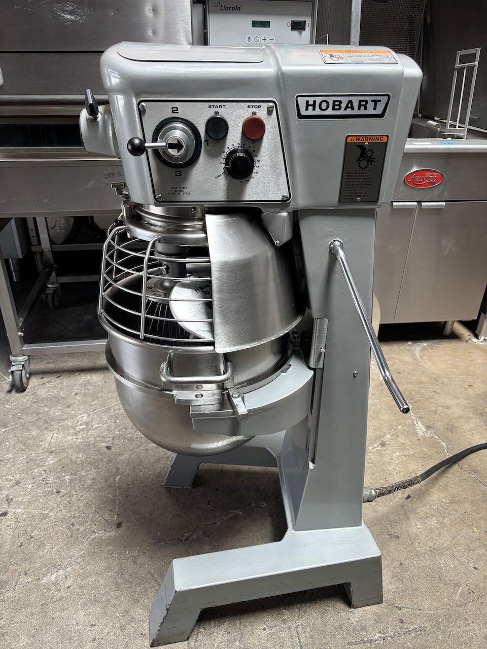 30 Quart Mixer Hobart D300T Classic Safety Bowl Guard Cage Timer & 3 Attachments