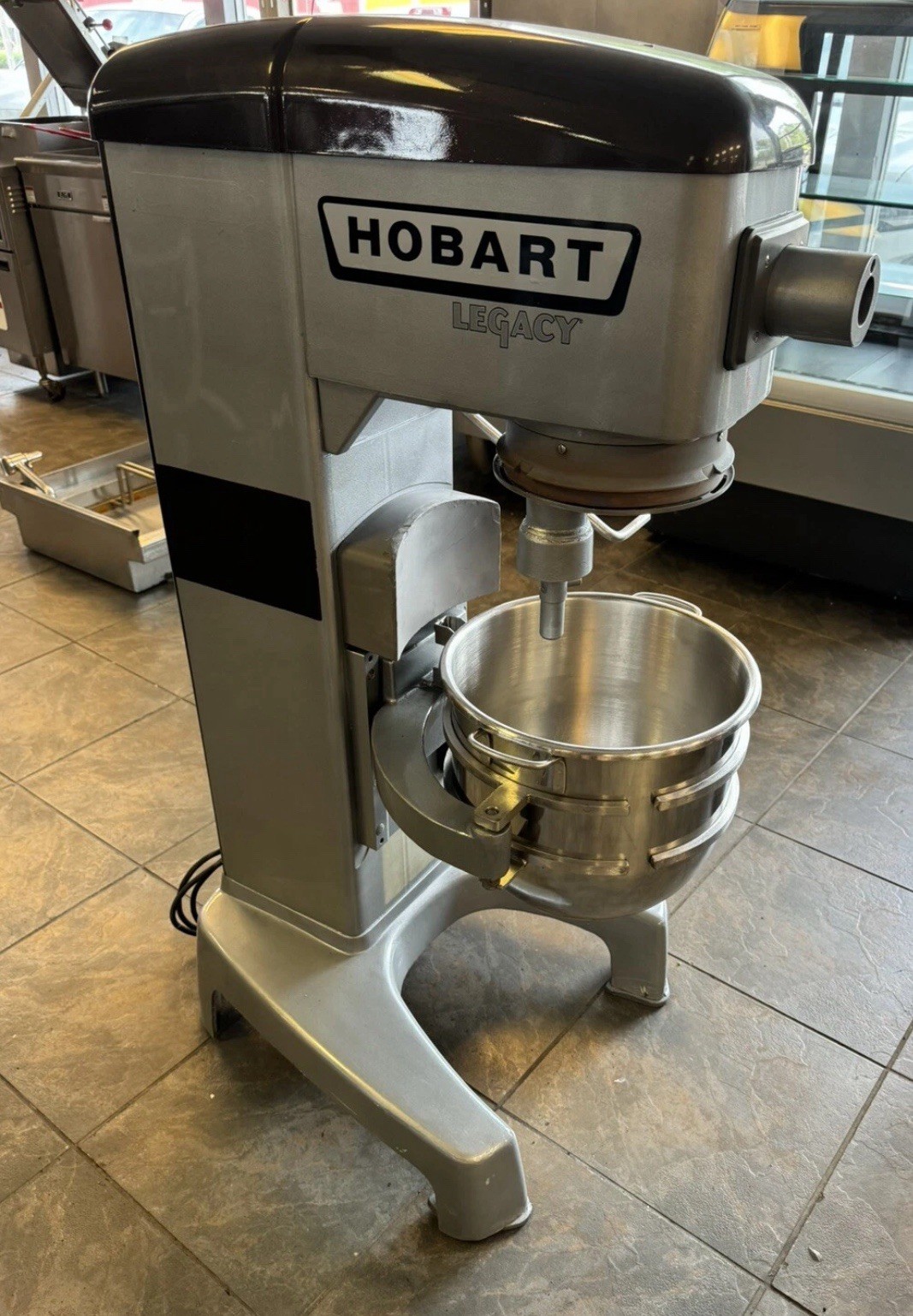 HOBART LEGACY HL300 30 Qt Mixer 3/4 HP 120V Bowl & Whisk Included NICE SHAPE!