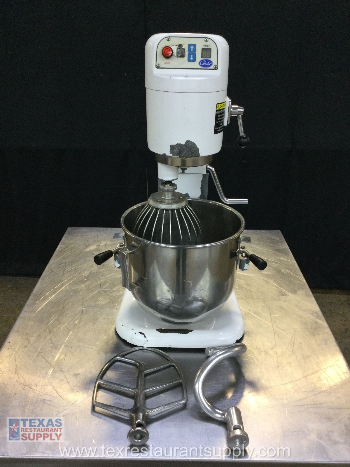 Globe SP8, 8 Qt Countertop Mixer With Bowl 3 Attachment
