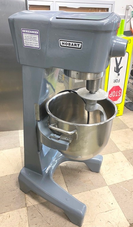 Mixers/ 30 Qt Hobart D-300 w/t 4 Attachments / 1/2 HP Film Attached/115V