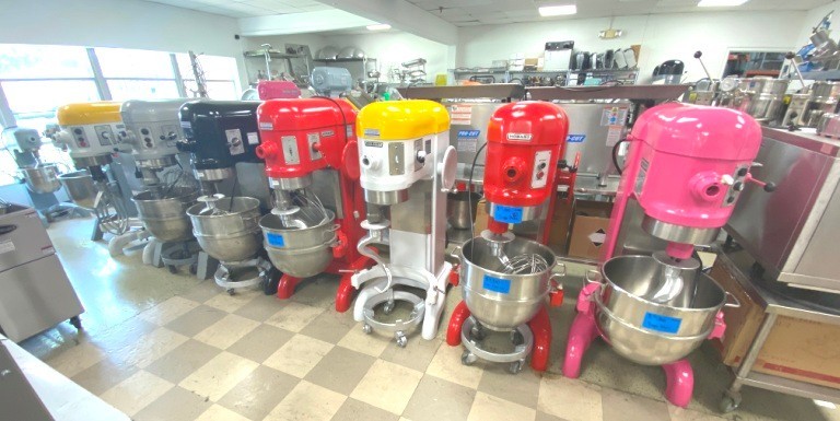 Mixers/ Hobart H-600 / 60 Qt Mixer / 1 HP Motor w/ Attachments/ 208V-3PH, Pink