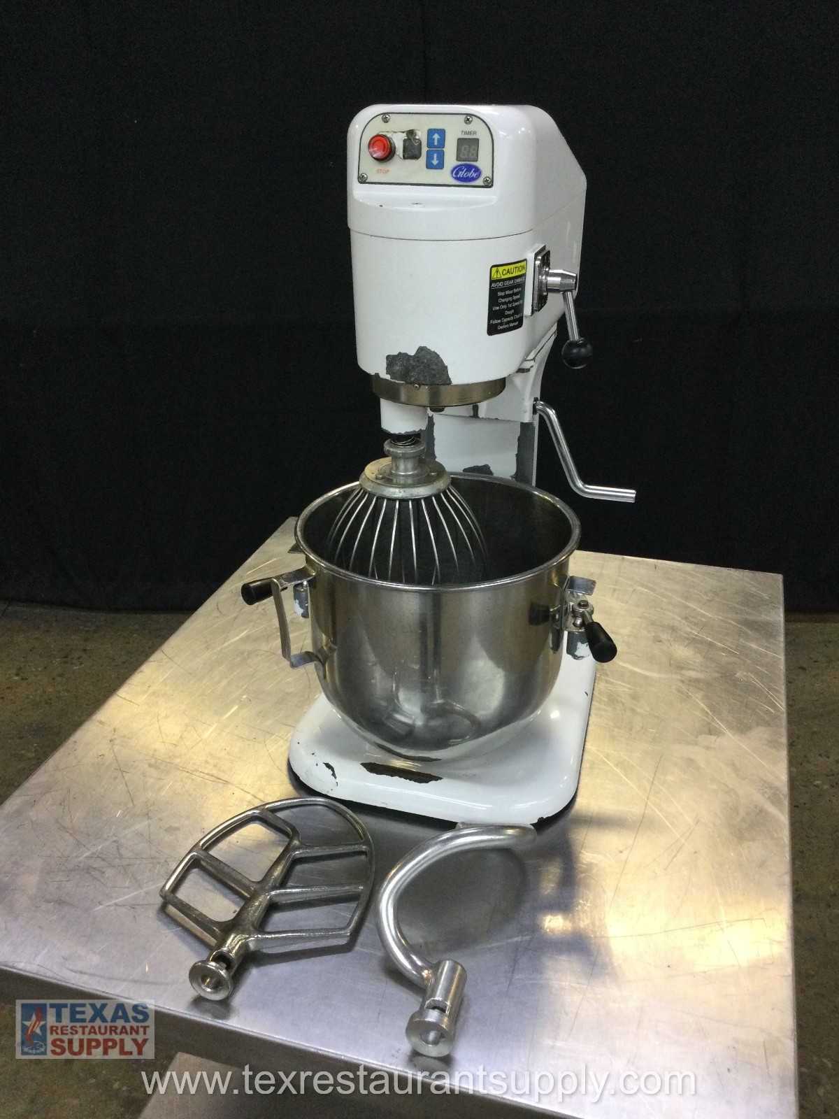 Globe SP8, 8 Qt Countertop Mixer With Bowl 3 Attachment