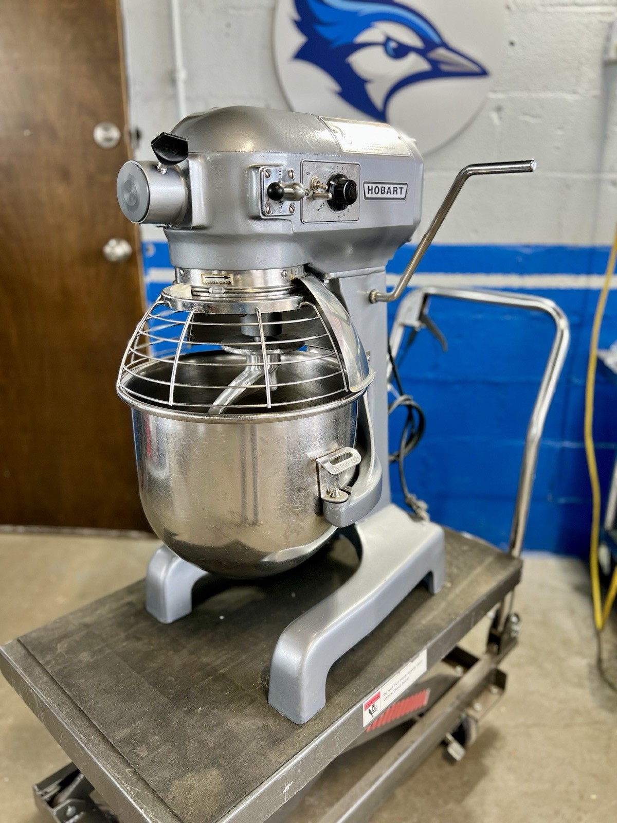 Hobart A200T 20 Quart Qt Mixer With Bowl And 2 Tools