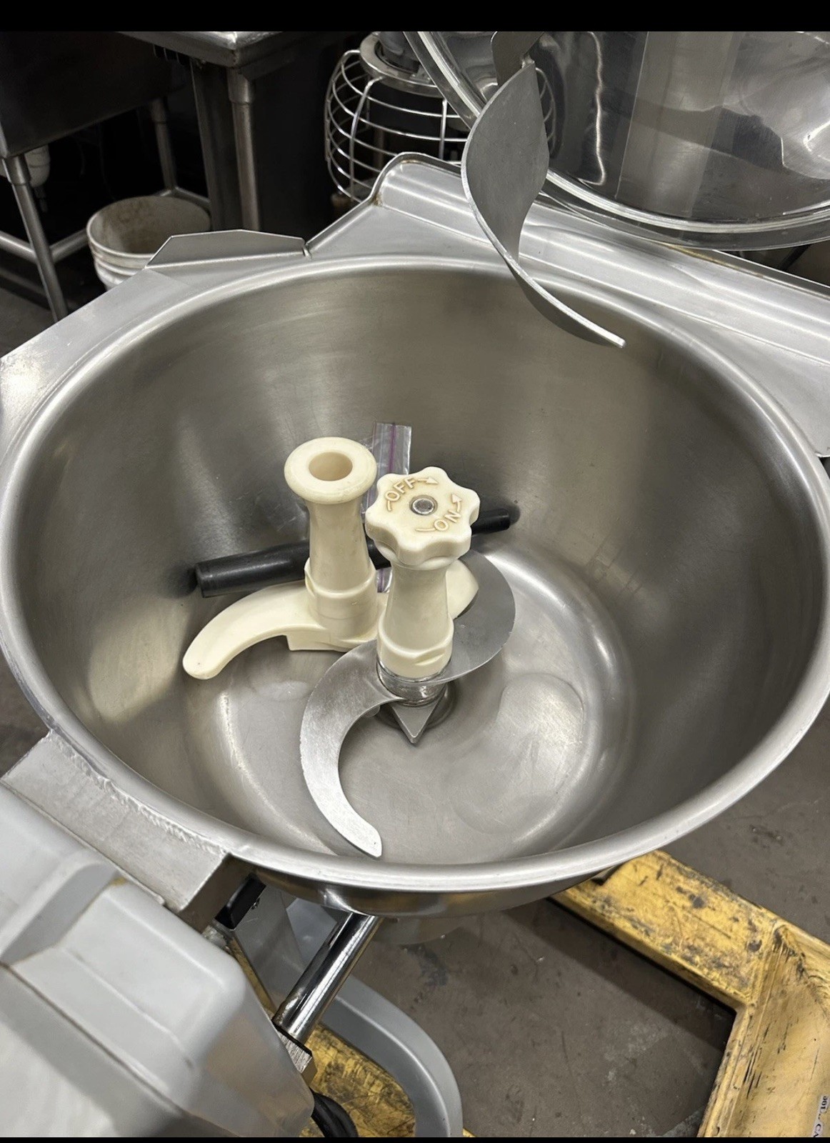 Hobart HCM-450 Vertical Cutter Mixer, 45 Qt., Food Processor