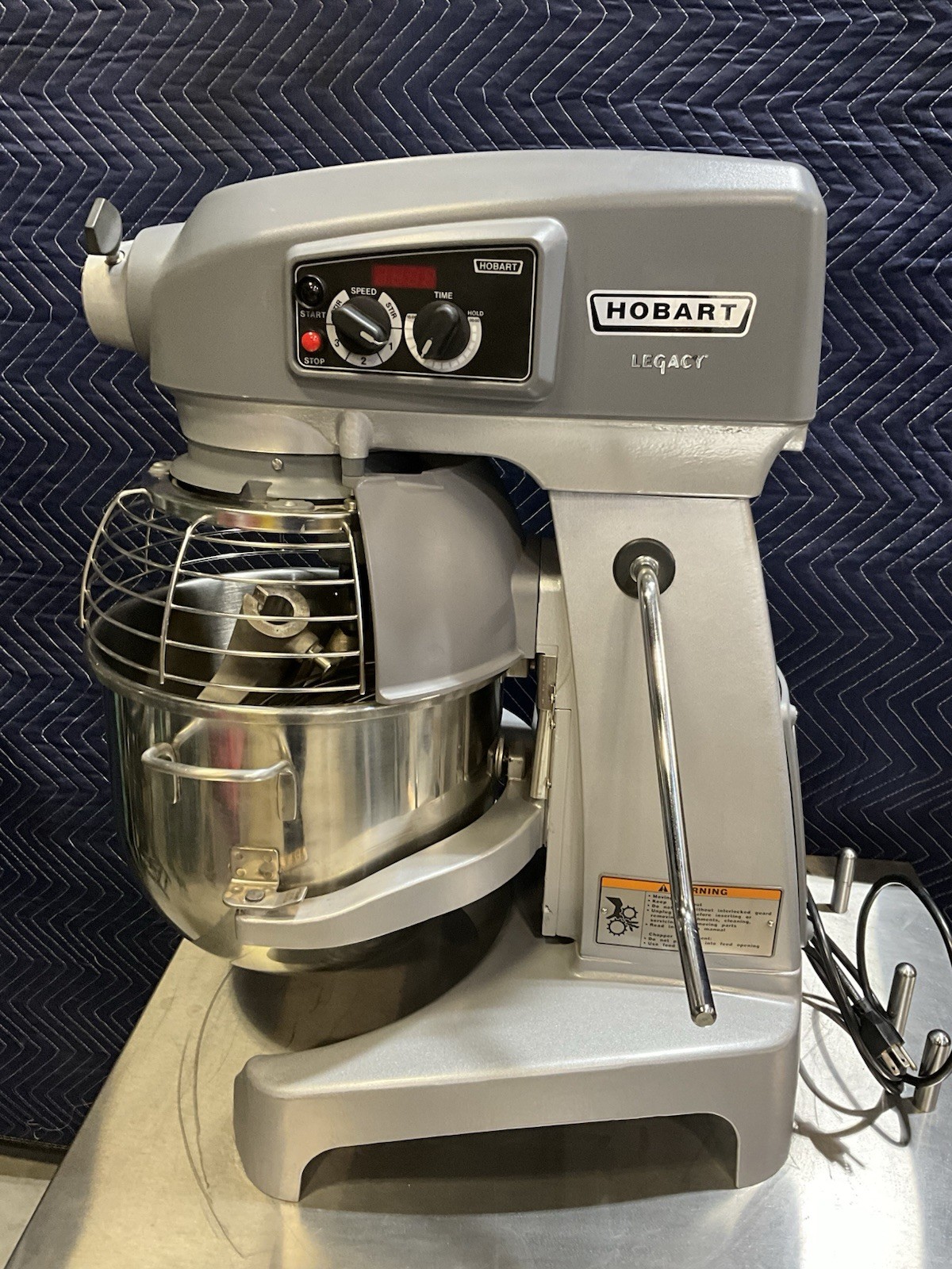 Hobart Legacy 20 Qt Countertop Planetary Mixer w/ paddle and whip HL200-1STD