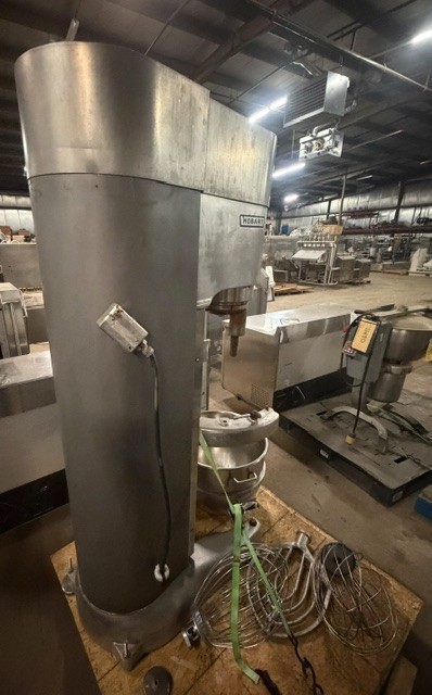 Hobart Mixer w/ S.S. bowl & beater, 230V, 80 quart, 3 phase