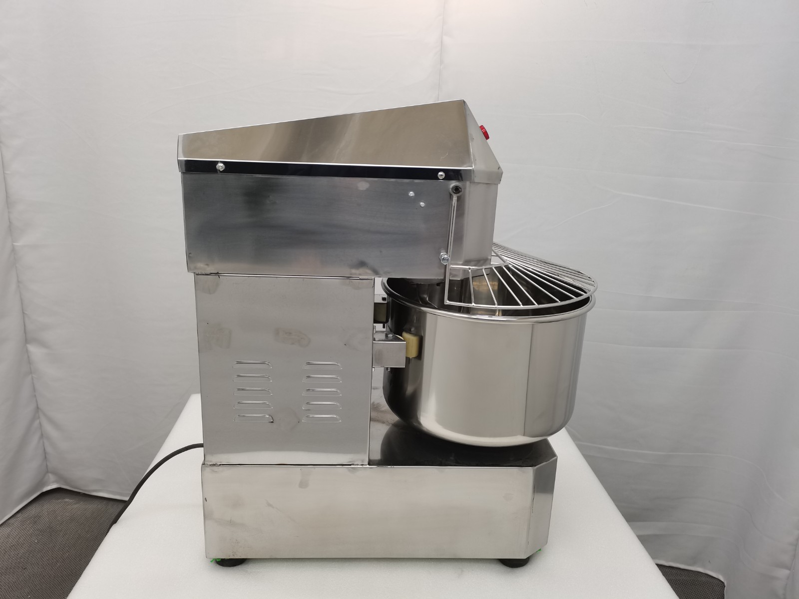 30L 110V Stainless Steel Double-Speed & Double-Acting Dough Mixer for Commercial