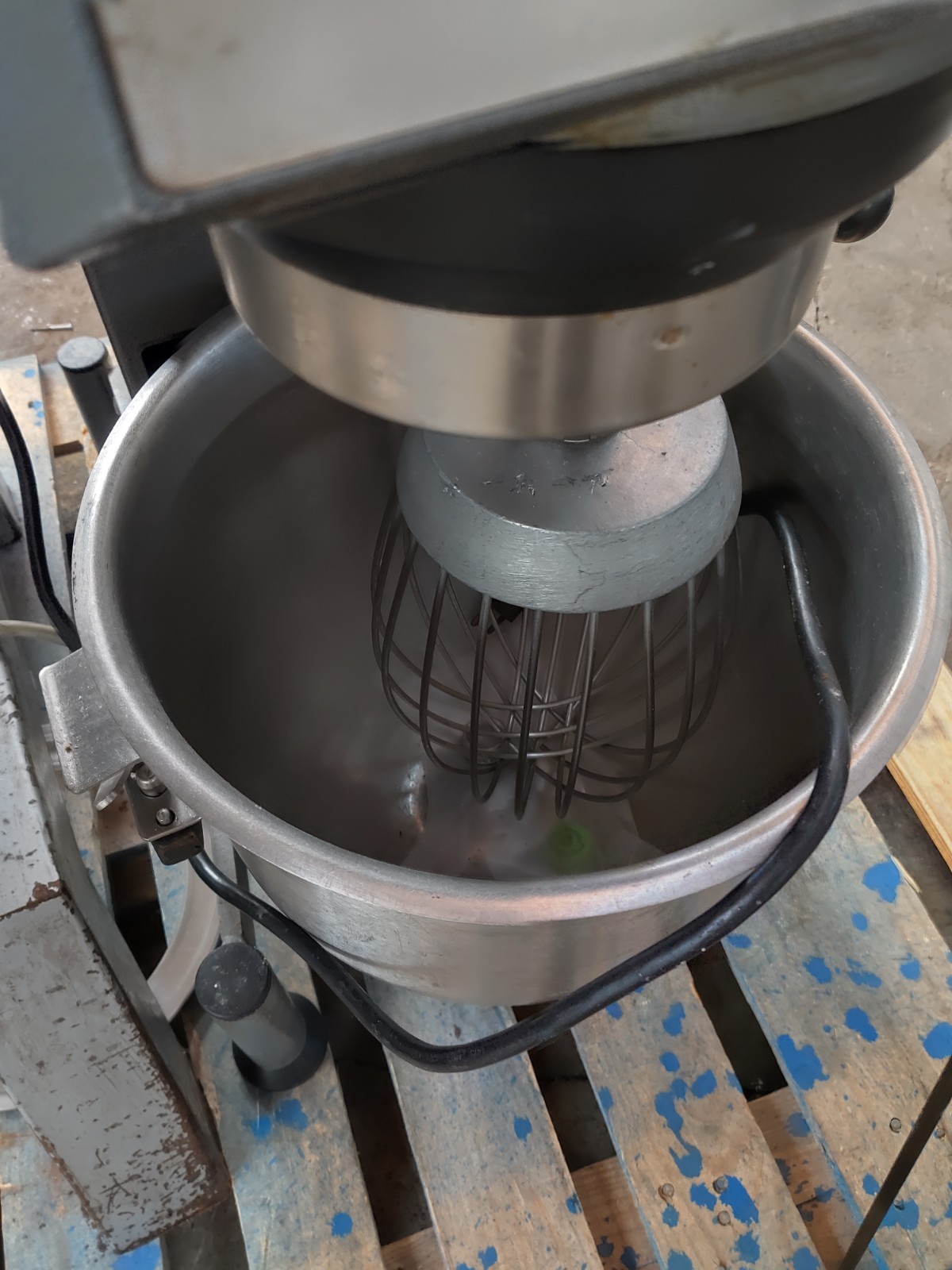  WELBILT VARIMIXER W20 (20 QUART) WITH BOWL AND HOOK. 110 VAC