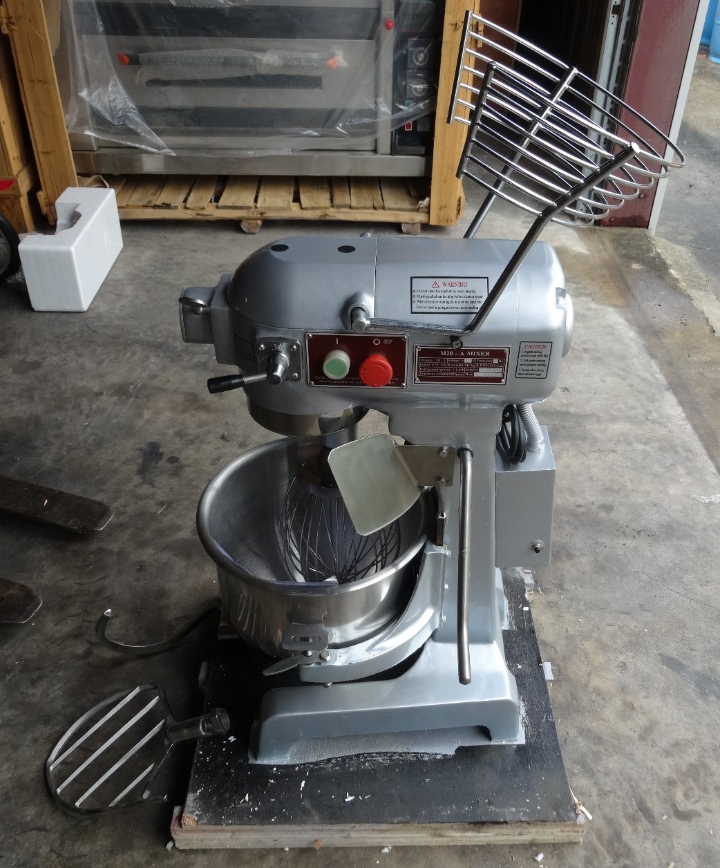 New Commercial 20 QT Mixer with 3 S/S Attachments