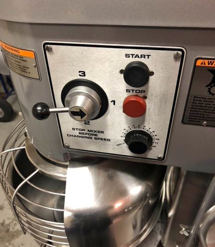 Hobart D340 1 1/2 Hp Mixer 40qt (warranty) With Bowl and Attachments