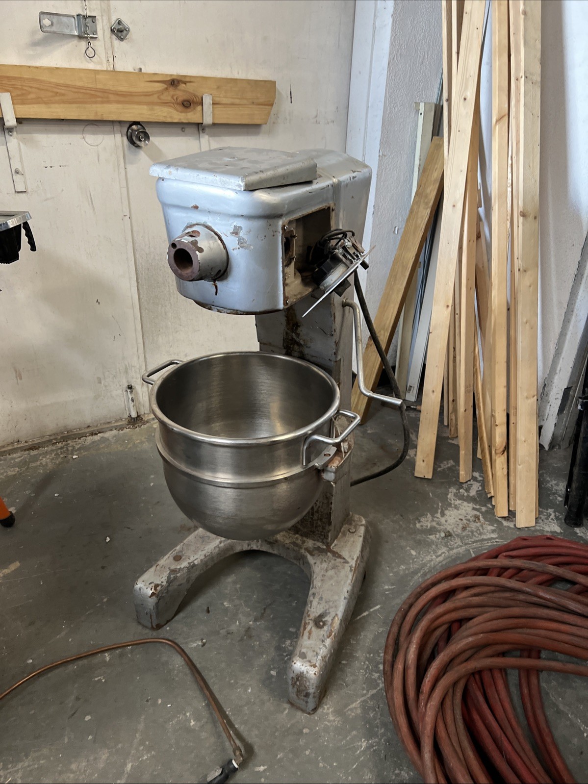 Used Hobart D-300T Commercial 30Qt Dough Mixer – 115v 1/2 hp (For Parts Only)