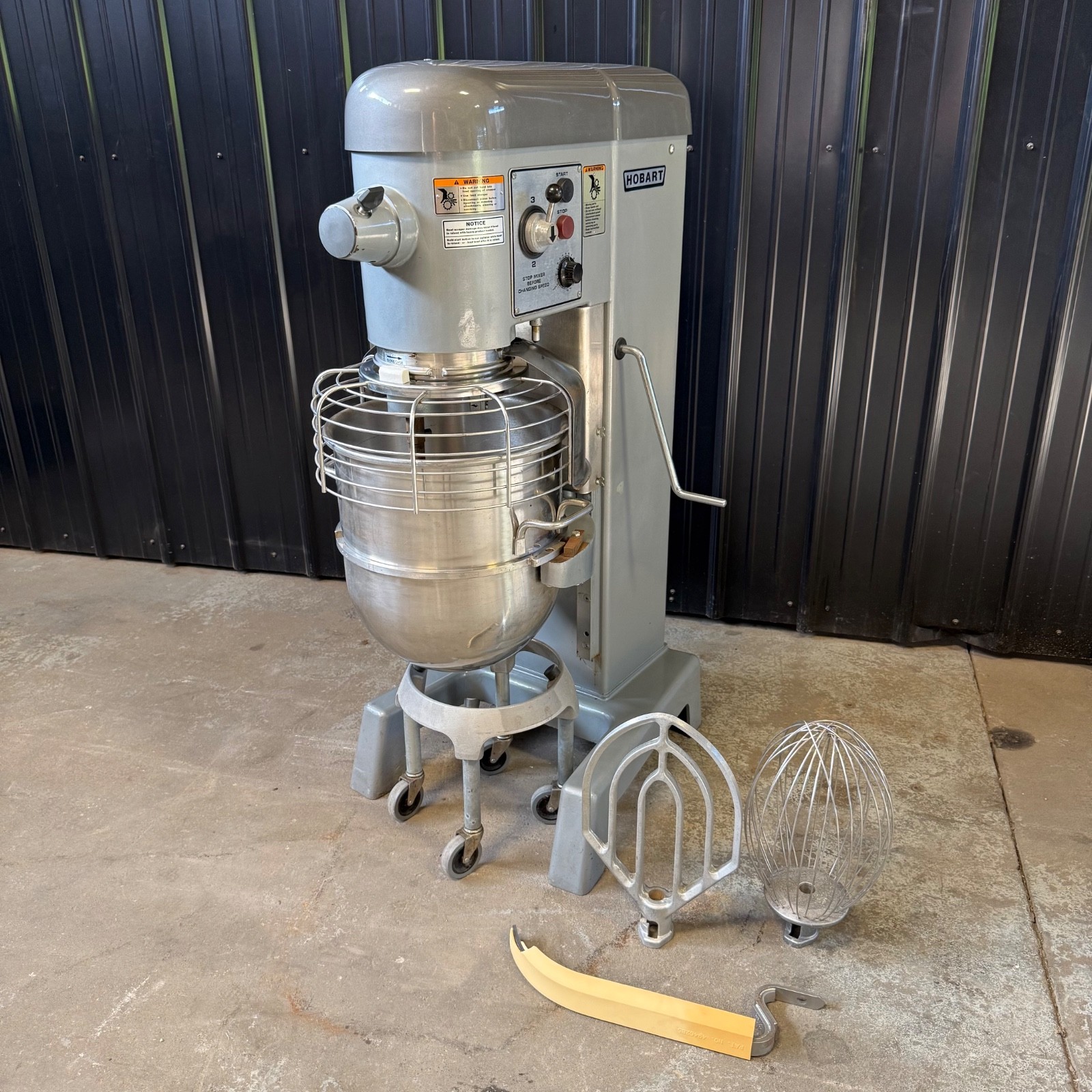Hobart D340 40 Qt Mixer W/ Bowl & Attachments & Guard 1 1/2 HP 3 PH 480v