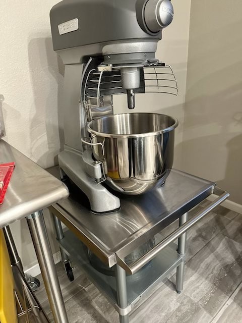 Hobart HL200C-1STD Legacy+ 20 qt – Bench Model, 1/2 hp, 100-120v with Stand