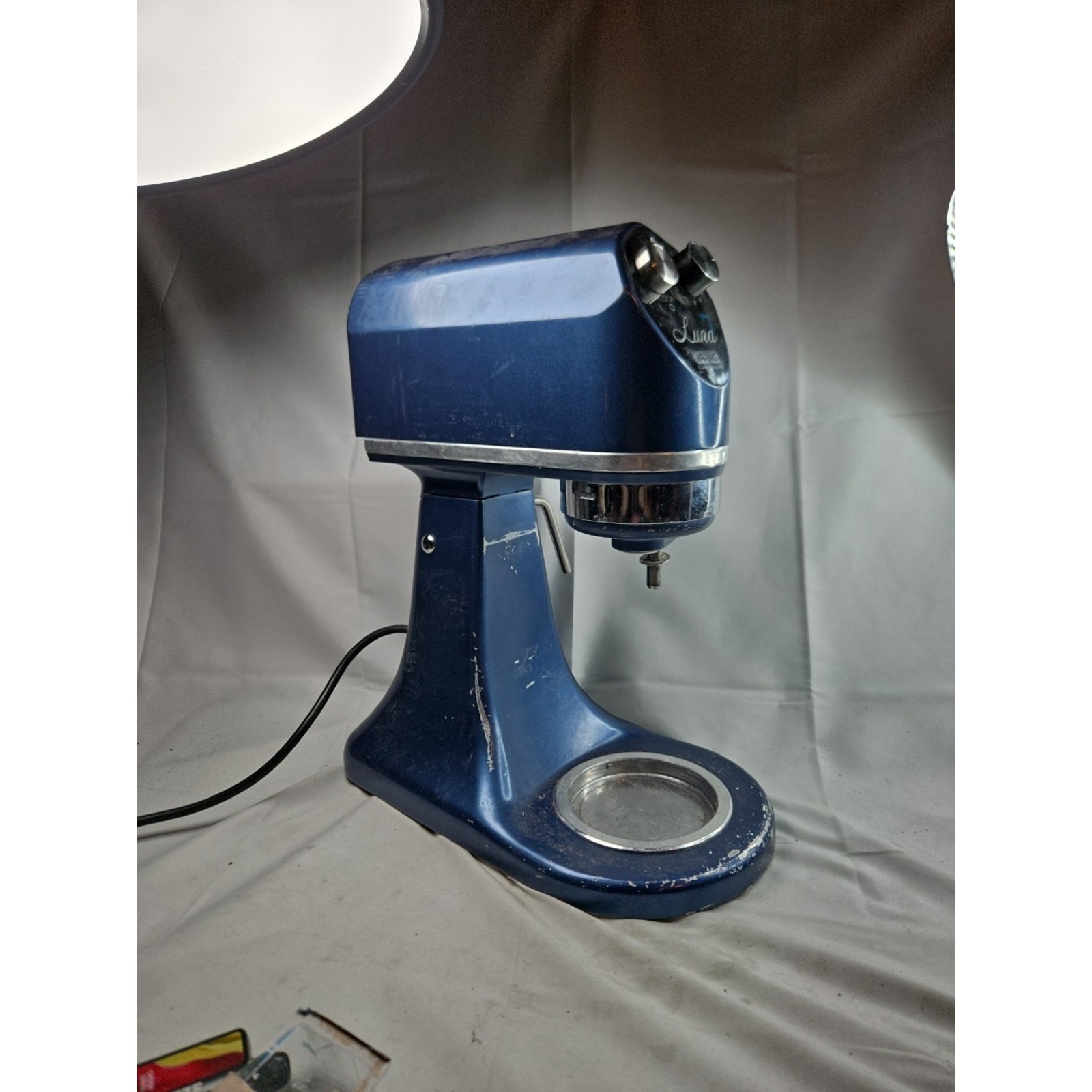 Waring WSM7L 7 Qt Luna Commercial Planetary Countertop Mixer BASE UNIT ONLY
