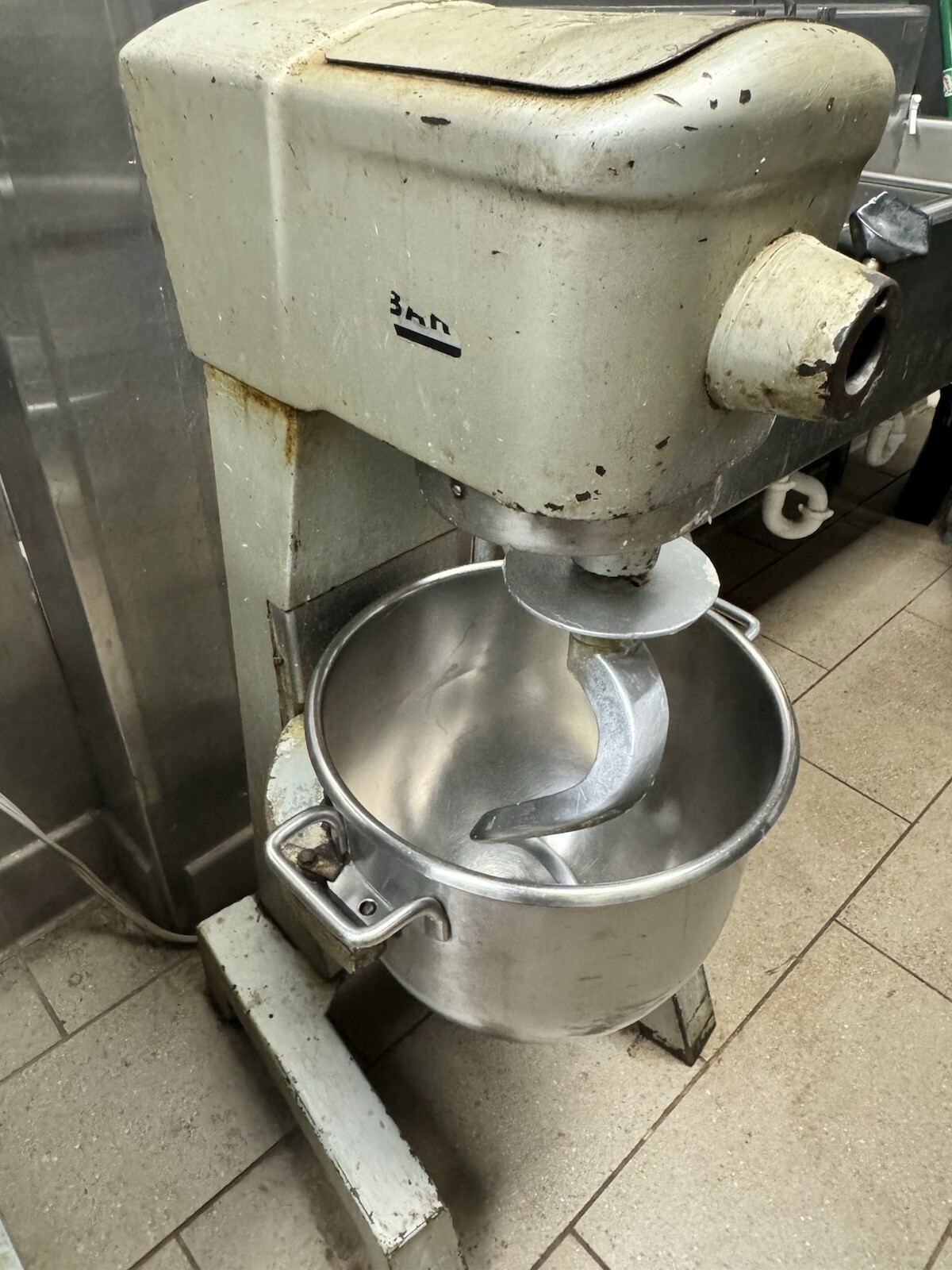Hobart 20qt hobart D300 Mixer Heavy Duty – Excellent Condition – BISSC Certified
