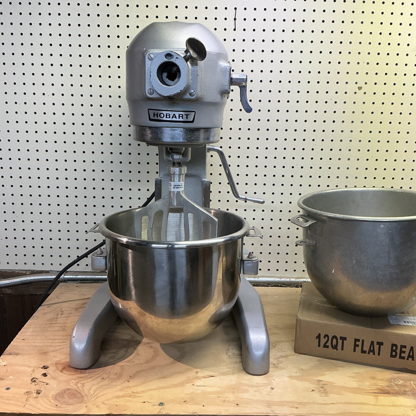 HOBART 12 Quart Mixer A120 W/ Bowl, Paddle, Whisk – 1PH – Watch Video!