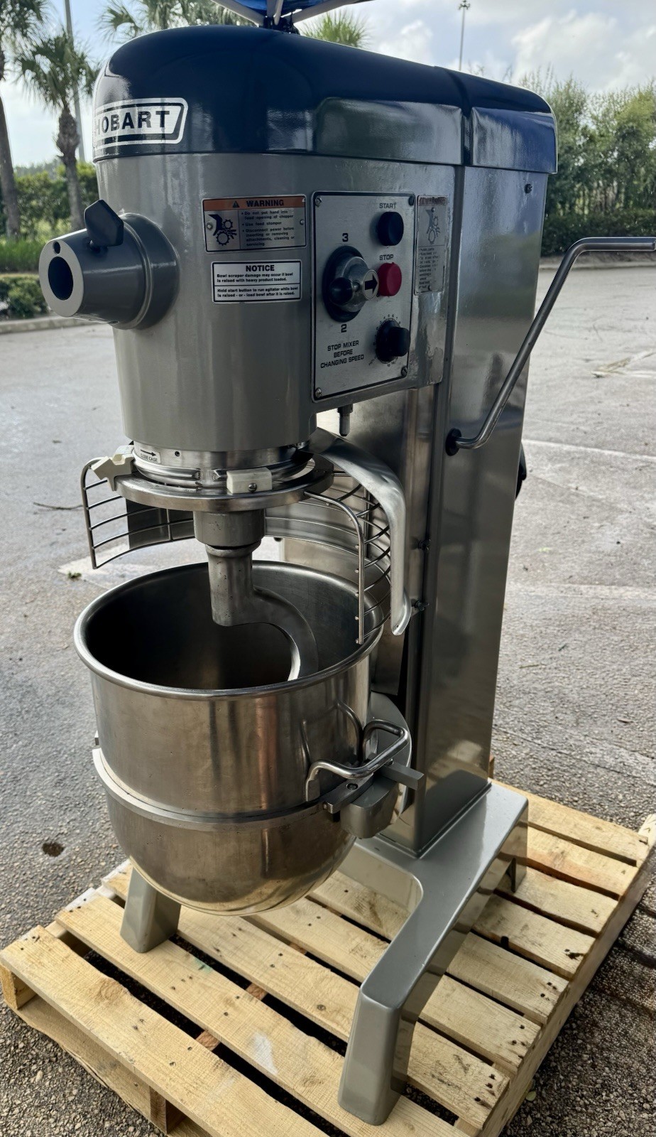 Hobart D340 40 qt Mixer Comes W SS Bowl And Hook 120 V