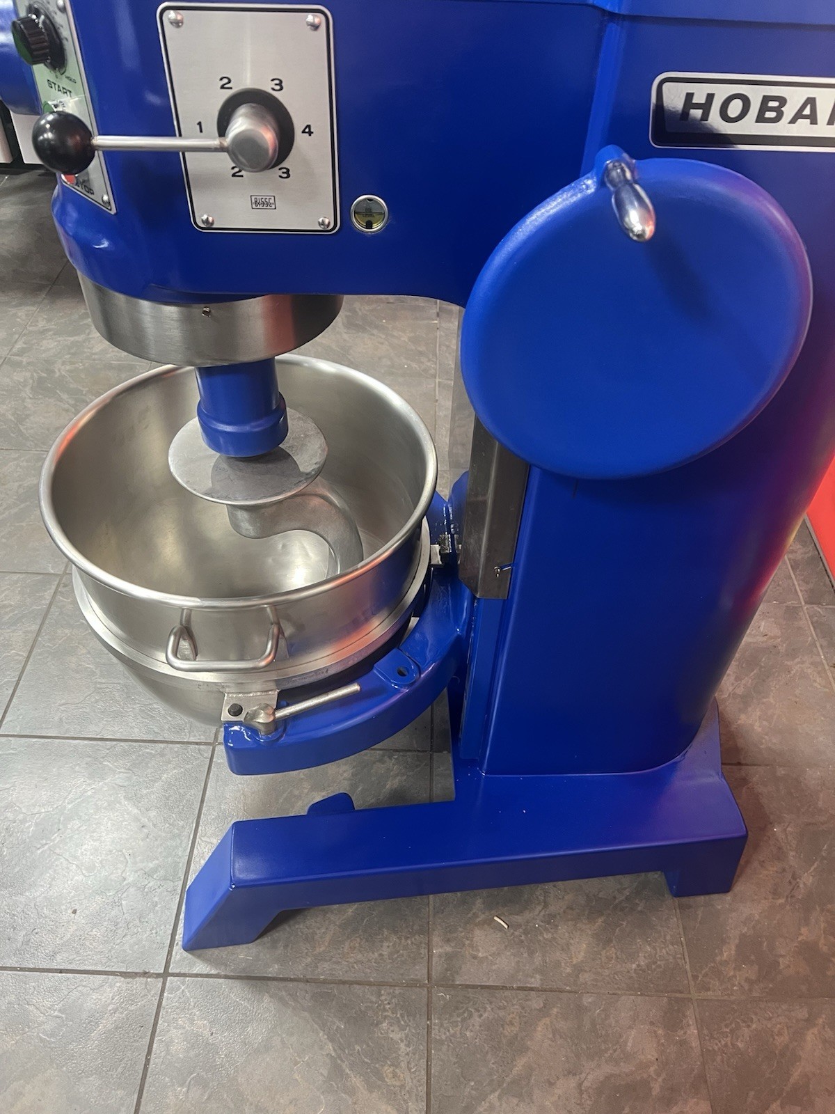 Hobart H-600 60 Qt Mixer 1HP – 3Ph – 200v New Stainless Bowl And Dough Hook