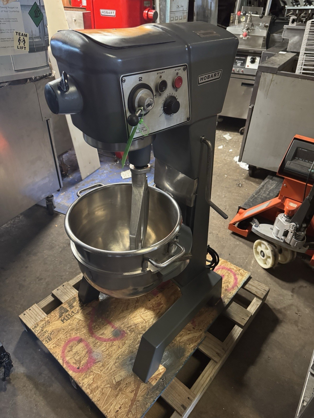HOBART D300T 30qt Bakery Pizza Dough Mixer + Stainless Bowl/Hook *Refurbished*
