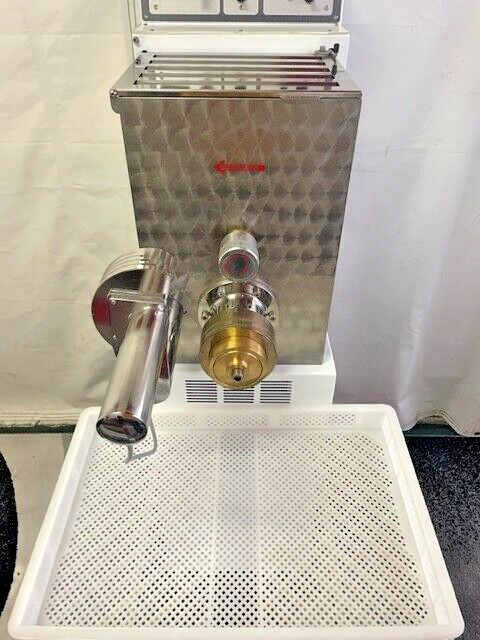 TR95 Commercial Extruder Pasta Machine + 3 Dies & Electric Cutter