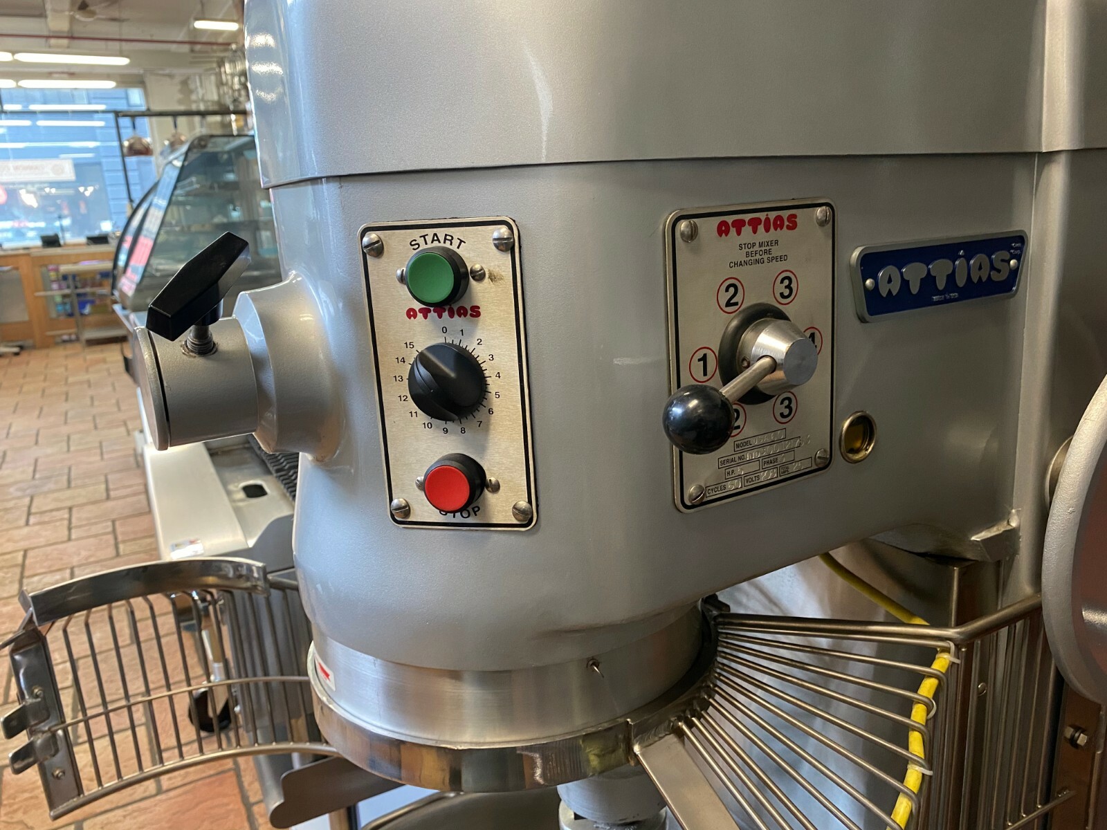 60 Quart Attias Dough Mixer with quard