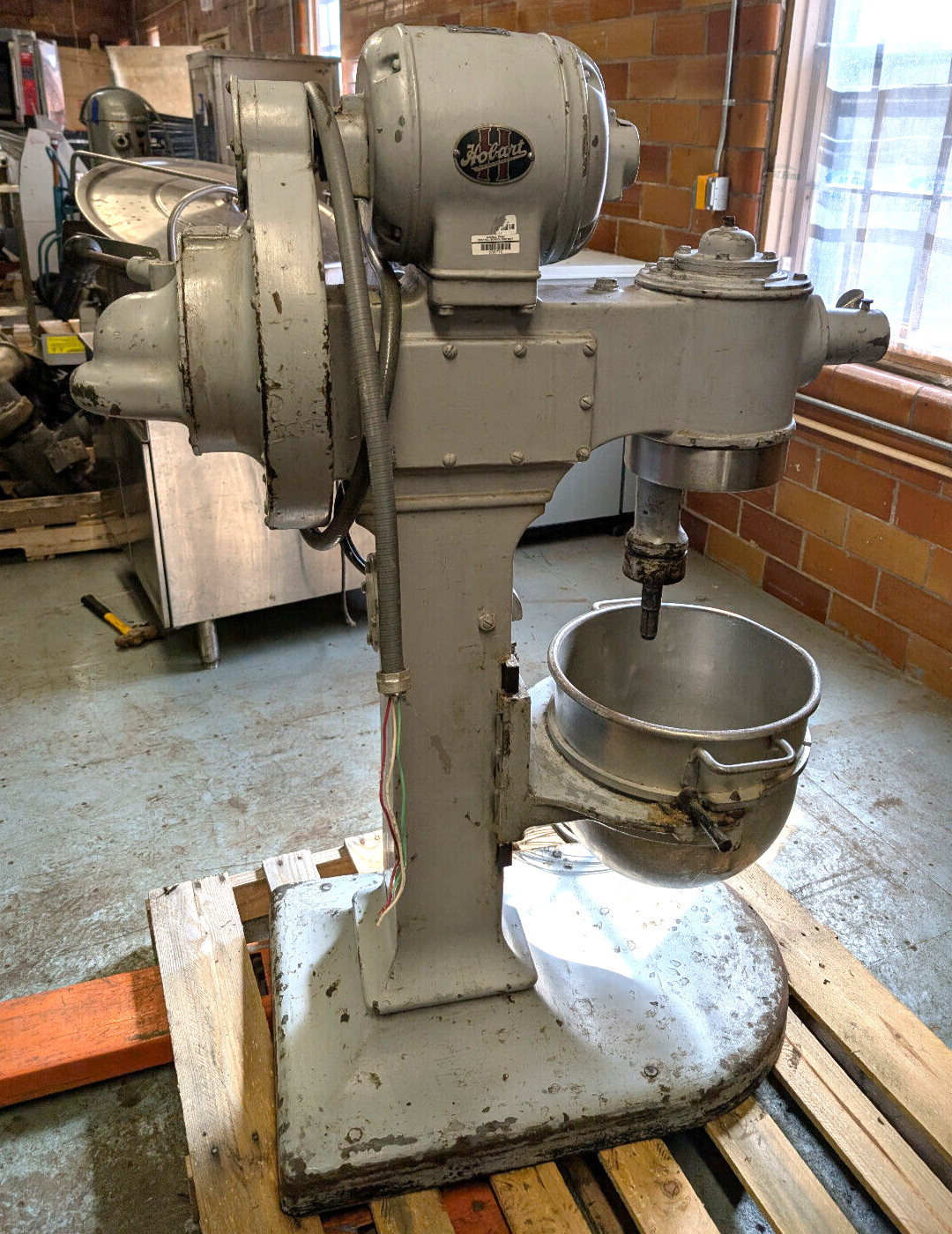 Hobart S-301 Dough Mixer 30 qt, 3 Speed, Bowl, Whisk, Paddle, 1PH