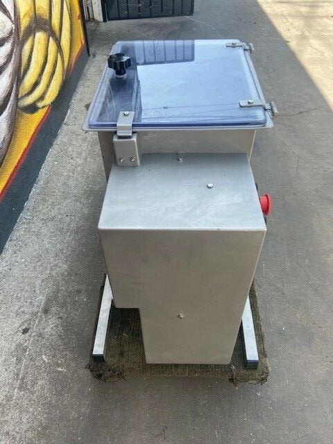 HEAVY-DUTY MEAT MIXER WITH 1 HP MOTOR AND 30-KG / 66-LB CAPACITY COMMERCIAL