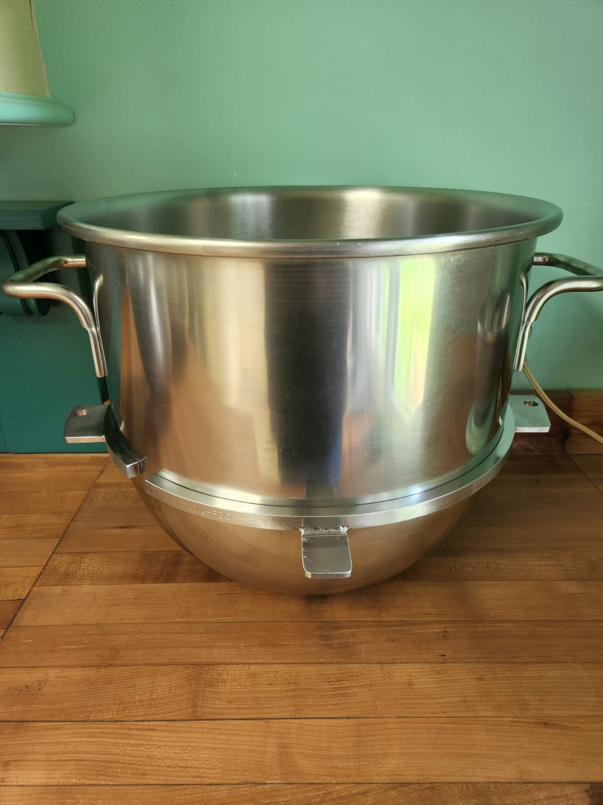 Hobart 30 Qt. Reducer Stainless Bowl VMLHP30 for Classic Mixers 00-295648 – EUC