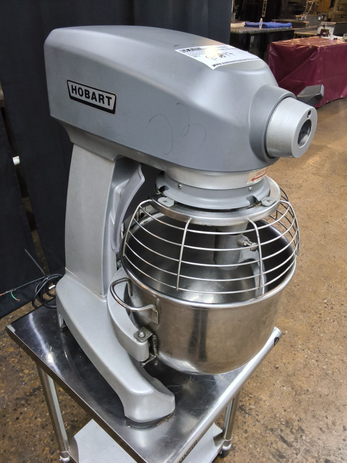Hobart Legacy HL200 commercial Countertop 20 Quart Dough Mixer with bowl & hook